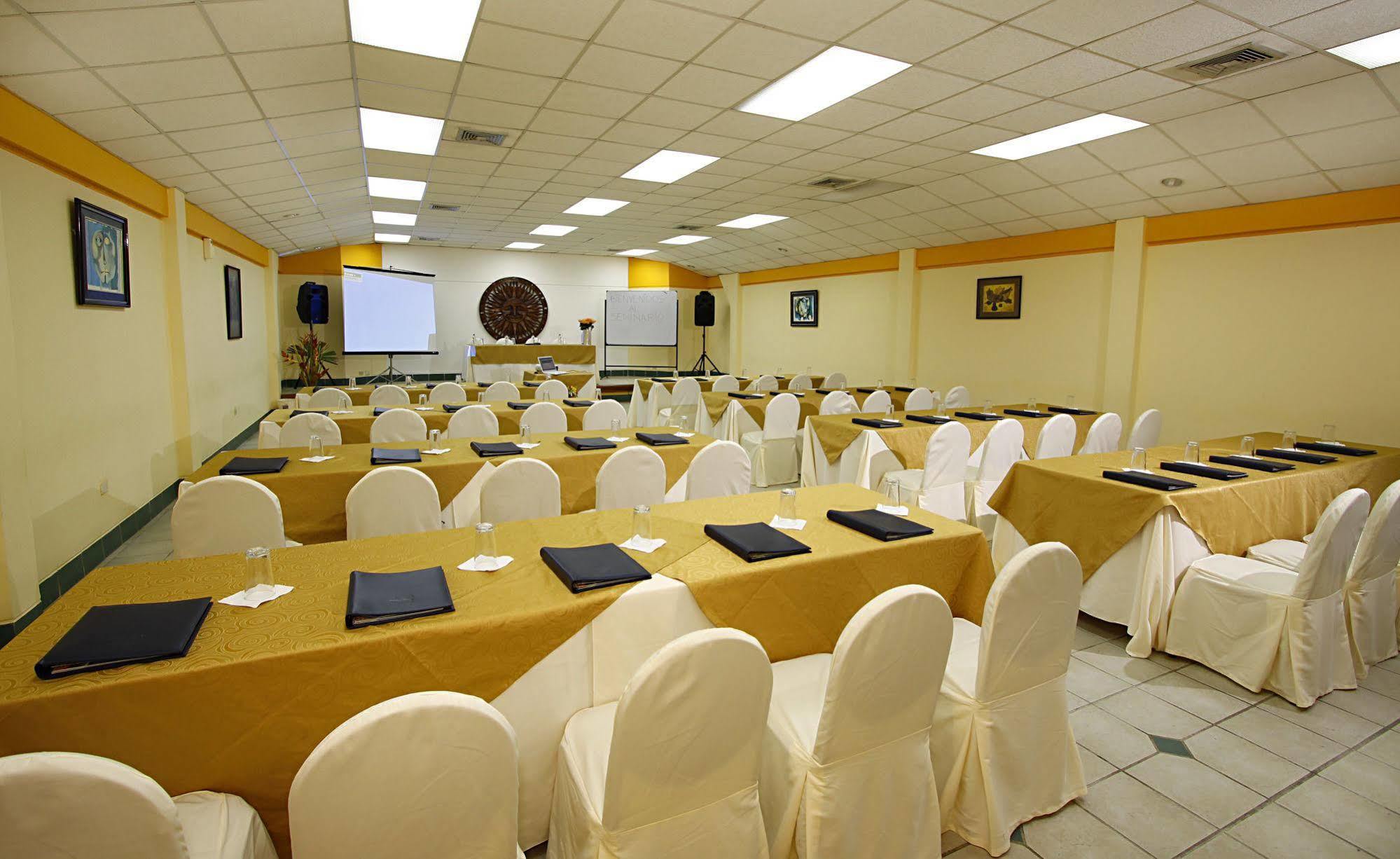 Hotel Club del Sol Atacames Exterior foto